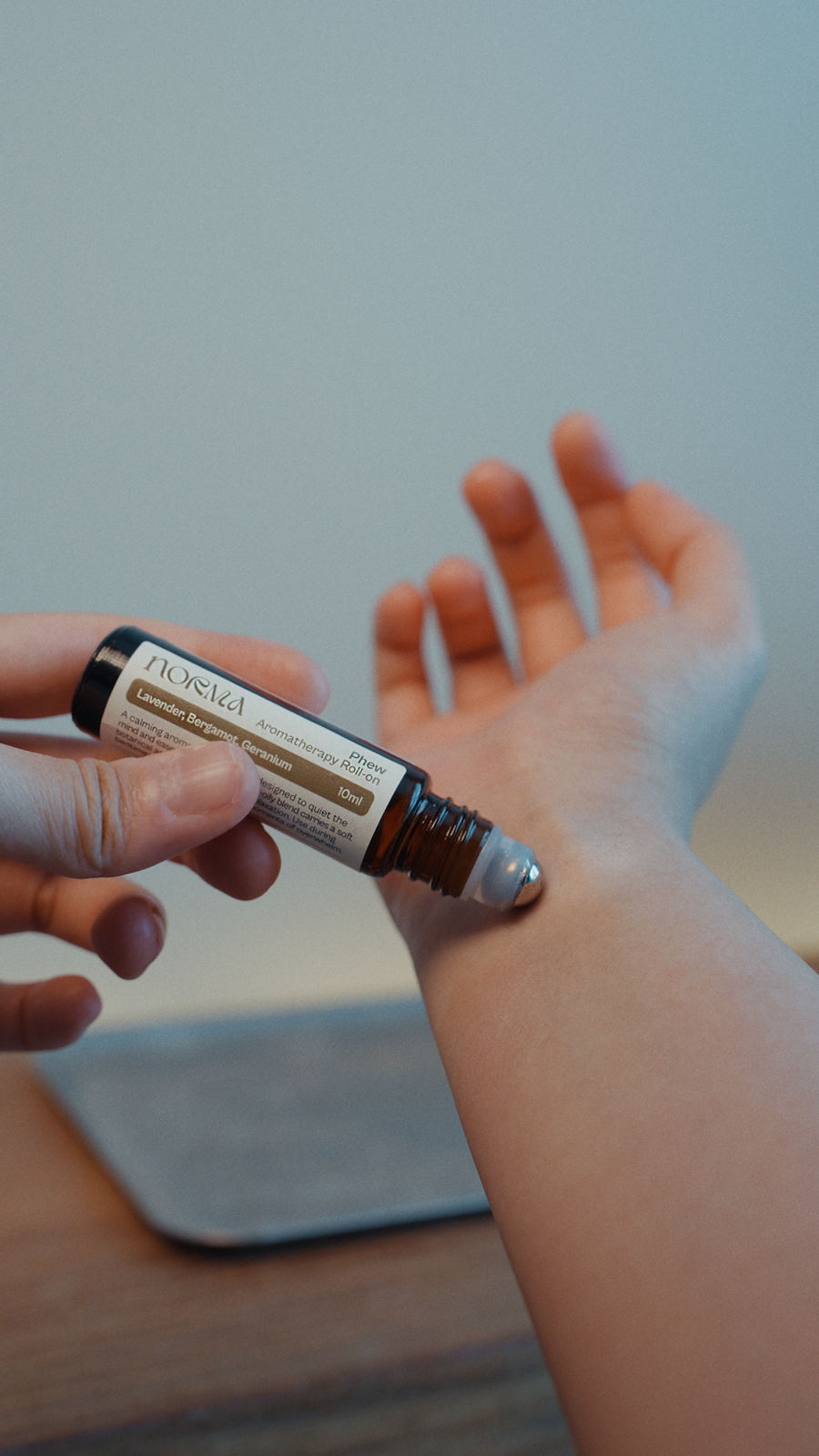 Roll onto wrists, temples, behind the ears, or the base of the neck.